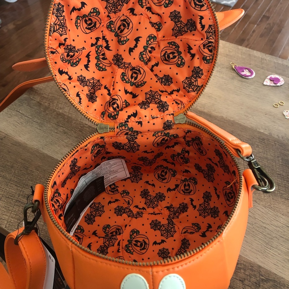 Loungefly Disney Mickey-O-Lantern Crossbody - Picture 4 of 6
